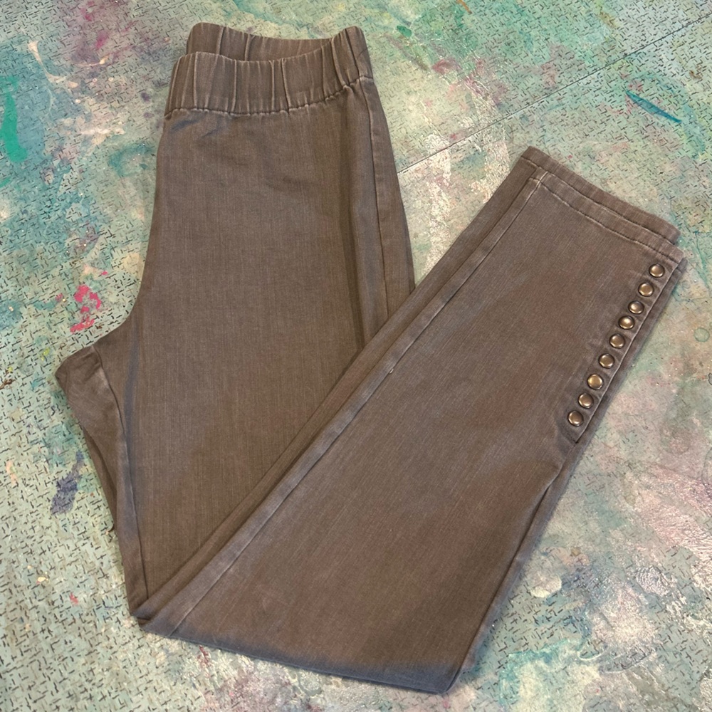 Grey Studded Jeggings